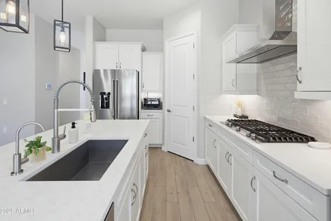 $829,000 | 2120 East Park View Lane, Phoenix, AZ 85024