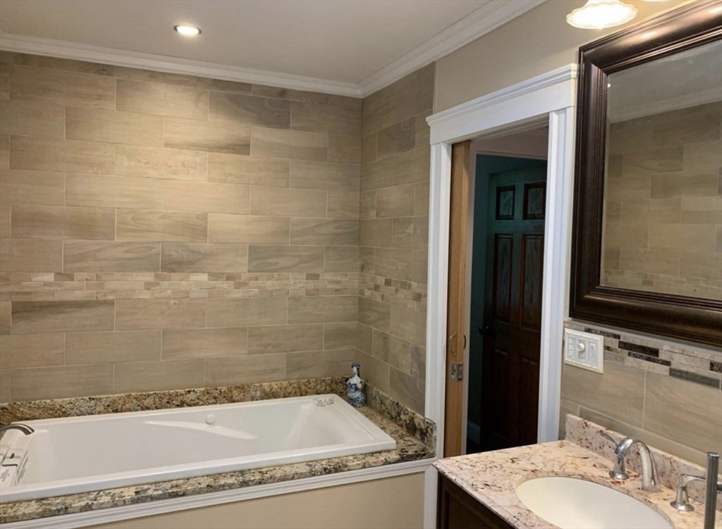 12 Dunstan Street, Unit 1 Newton, MA 02465 - Photo 4 of 5