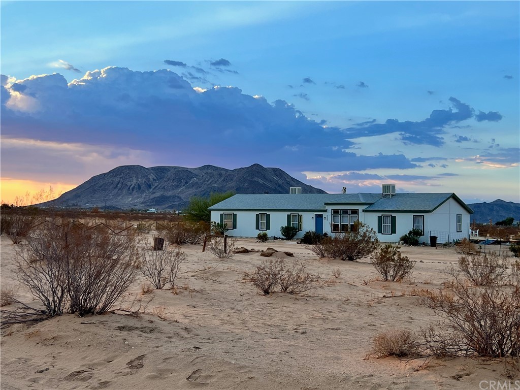 60422 Stearman Road Landers, CA 92285 - Photo 1 of 1 You'll be sure to be home in time for the sunset every day!