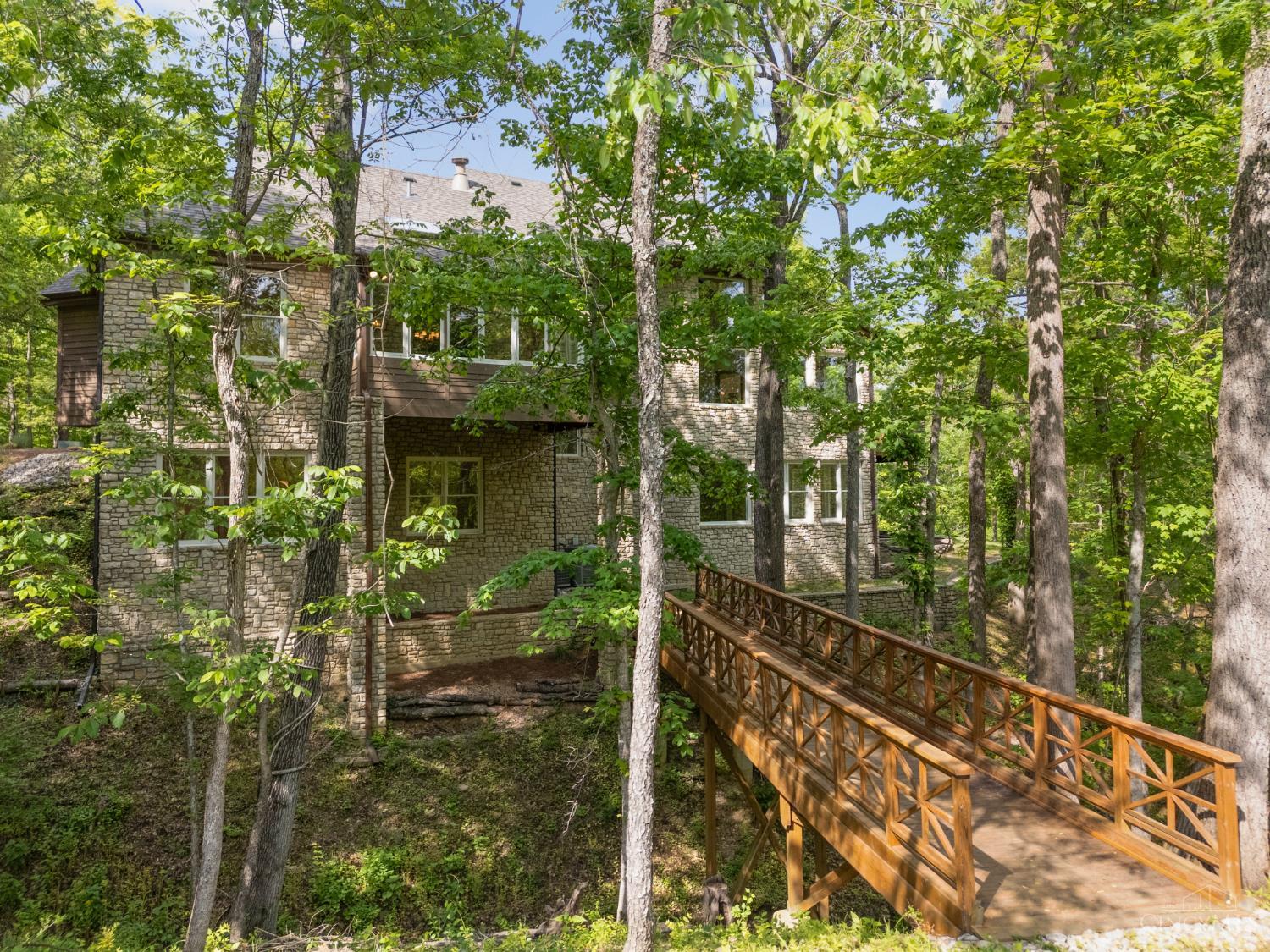 8690 Hopewell Road Cincinnati, OH 45242 - Photo 11 of 79