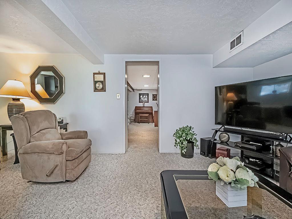 823 Rolling Rock Road Pittsburgh, PA 15234 - Photo 22 of 26 Gallery Image 22
