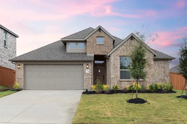 $379,970 | 4043 Bedford Drive, Heartland, TX 75114