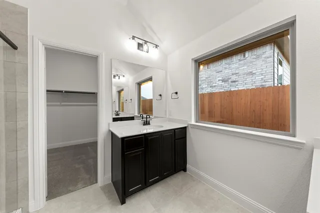 $379,970 | 4043 Bedford Drive, Heartland, TX 75114