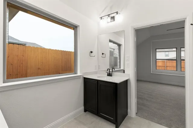 $379,970 | 4043 Bedford Drive, Heartland, TX 75114