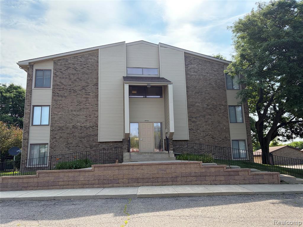 30445 West 14 Mile Road Farmington Hills, MI 48334 - Photo 1 of 11 Gallery Image 1