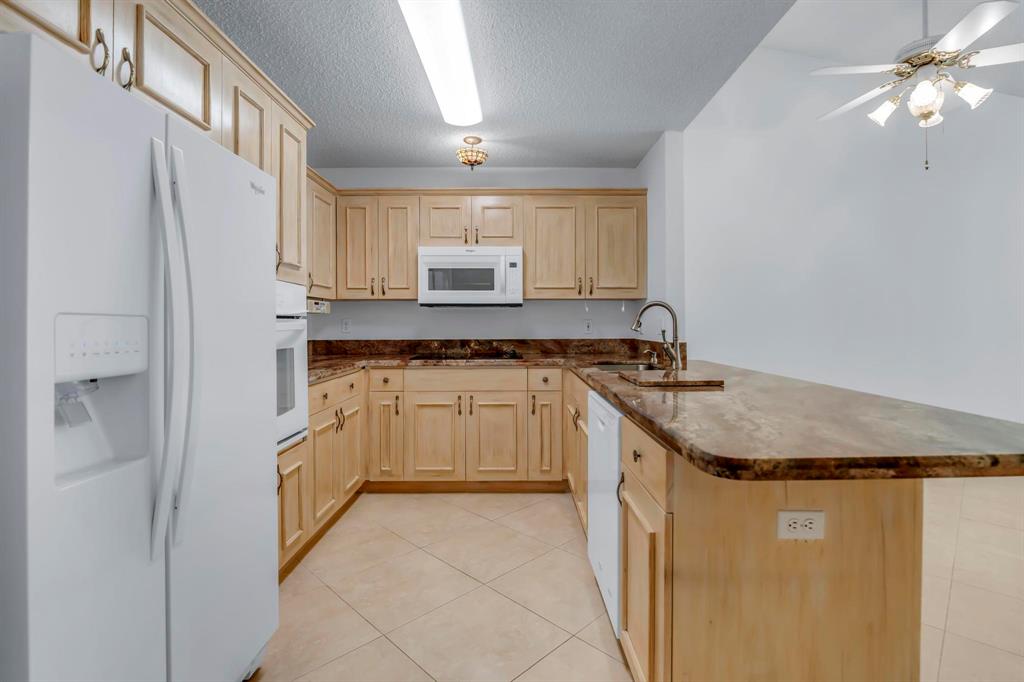 6796 North Pine Island Road, Unit 6796 Tamarac, FL 33321 - Photo 11 of 36