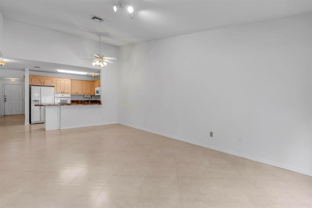 6796 North Pine Island Road, Unit 6796 Tamarac, FL 33321 - Photo 13 of 36