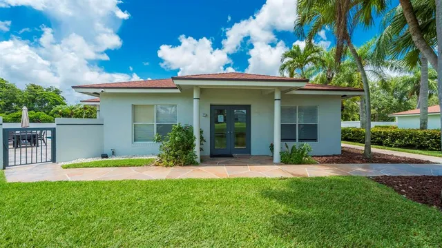 $374,900 | 6796 North Pine Island Road, Unit 6796, Tamarac, FL 33321