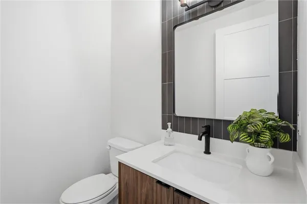 $599,000 | 2602 Northwest 84th Terrace, Kansas City, MO 64154