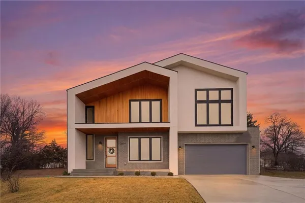$599,000 | 2602 Northwest 84th Terrace, Kansas City, MO 64154