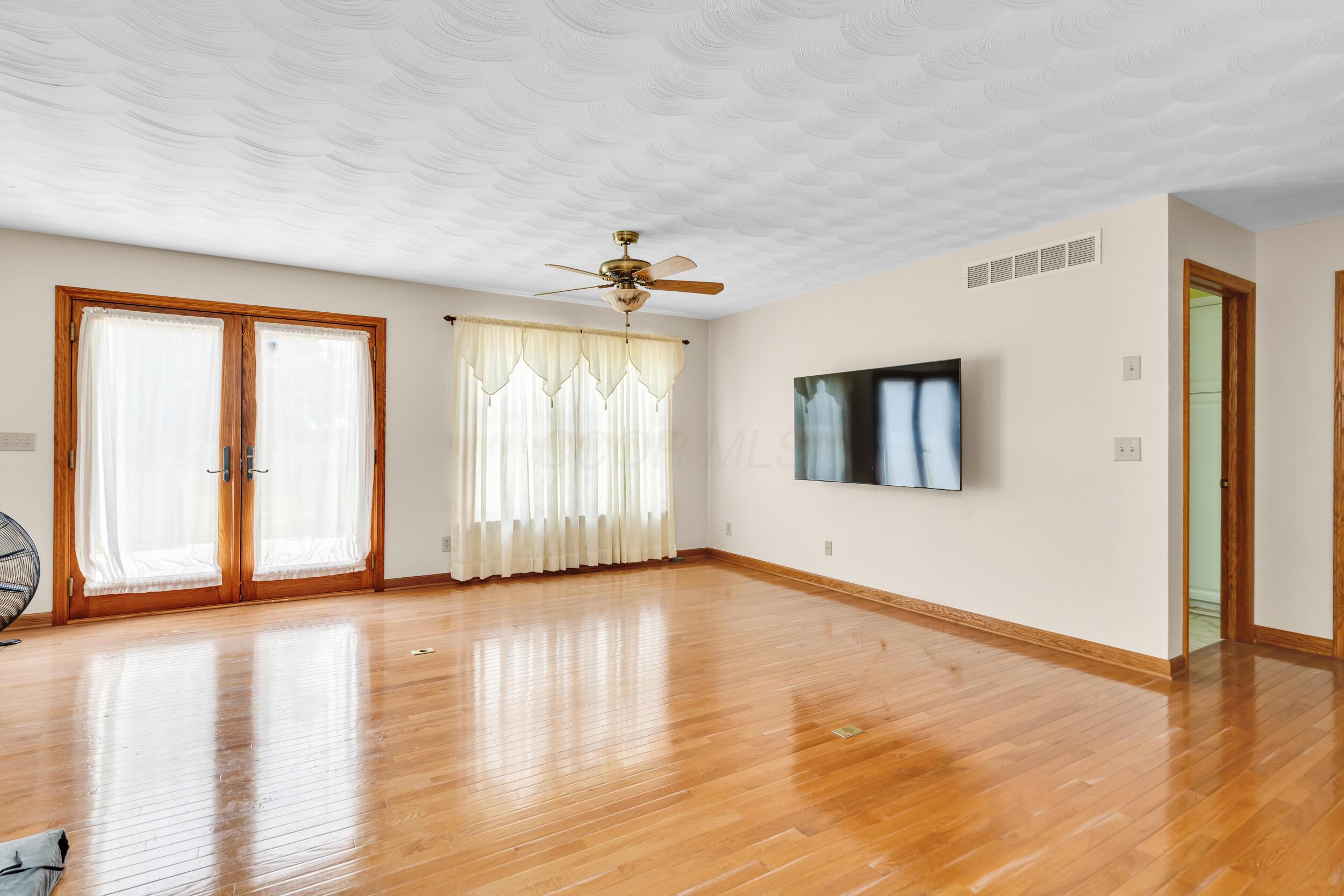 7688 Cubbage Road Westerville, OH 43081 - Photo 26 of 91 7688 cubbage (77)