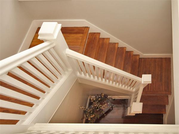 10 Home Street Springfield, MA 01104 - Photo 11 of 17 a view of a staircase