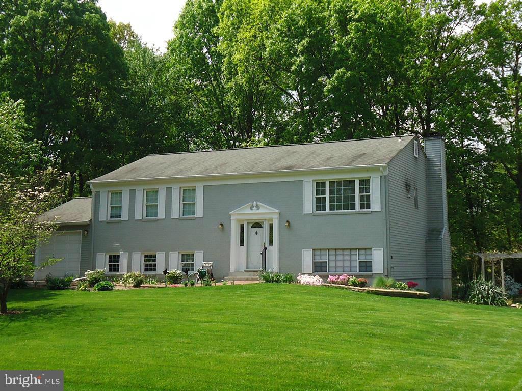 2416 Ivywood Road Reston, VA 20191 - Photo 1 of 27 Exterior (Front)
