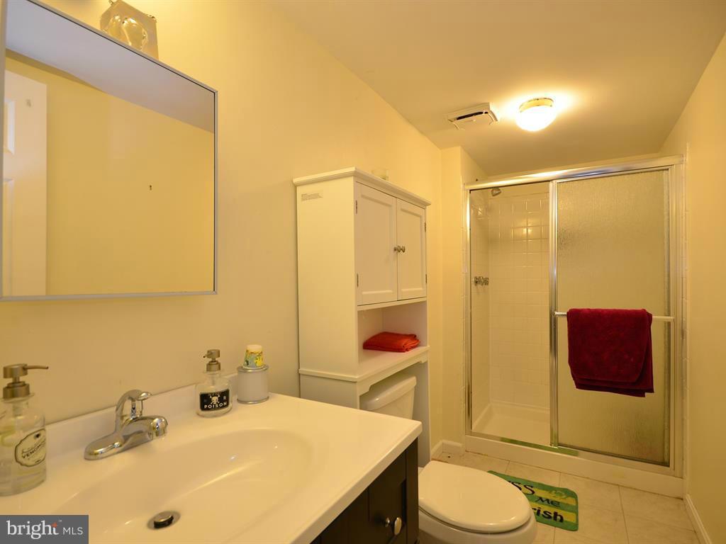 2416 Ivywood Road Reston, VA 20191 - Photo 20 of 27 Bath