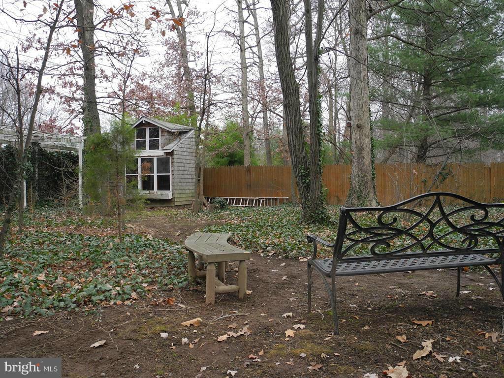 2416 Ivywood Road Reston, VA 20191 - Photo 22 of 27 Exterior (Rear)
