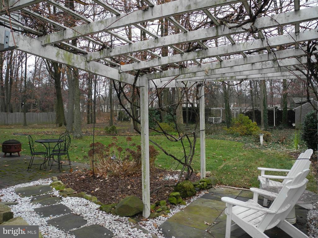 2416 Ivywood Road Reston, VA 20191 - Photo 24 of 27 Exterior (Rear)