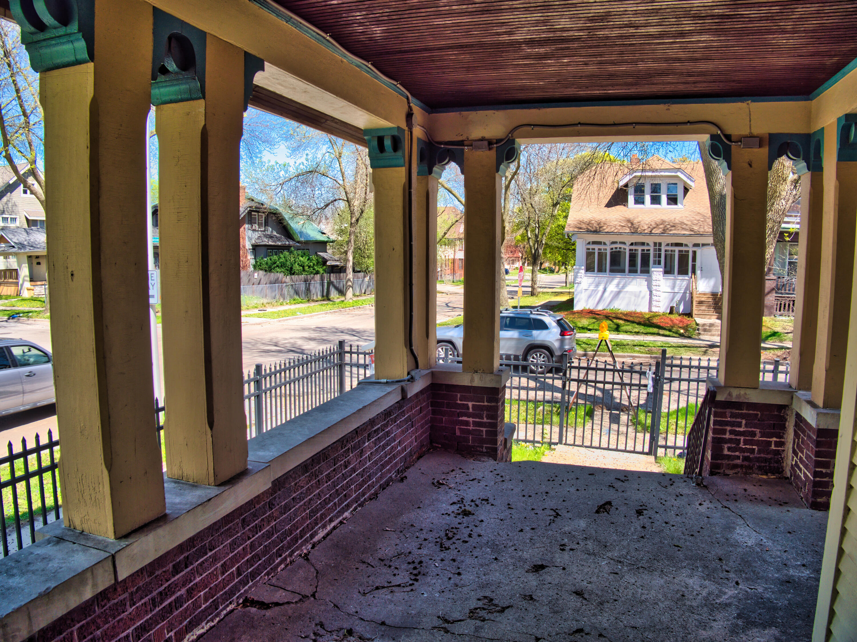 2377 North 44th Street Milwaukee, WI 53210 - Photo 23 of 27 porch