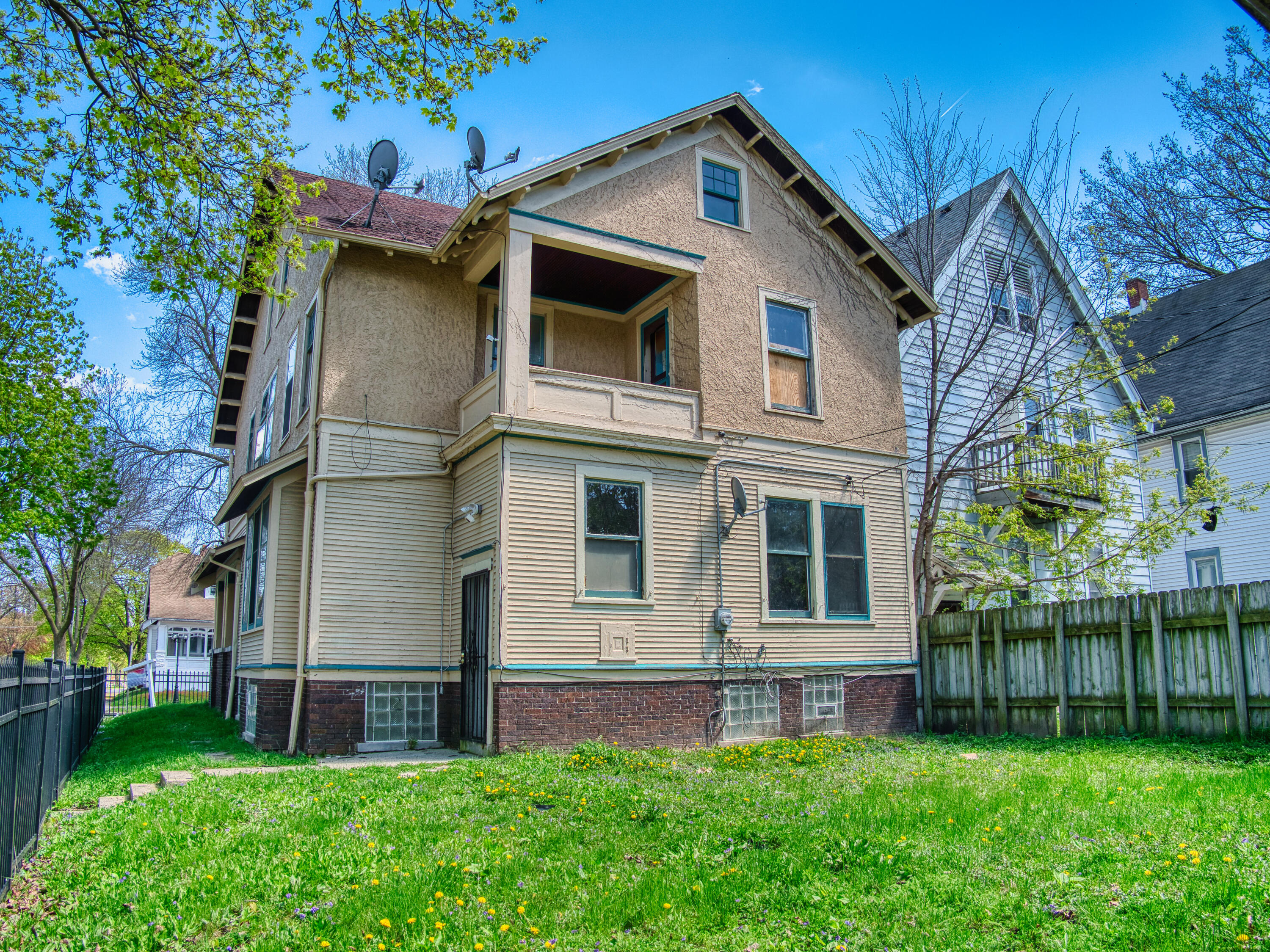 2377 North 44th Street Milwaukee, WI 53210 - Photo 25 of 27 back