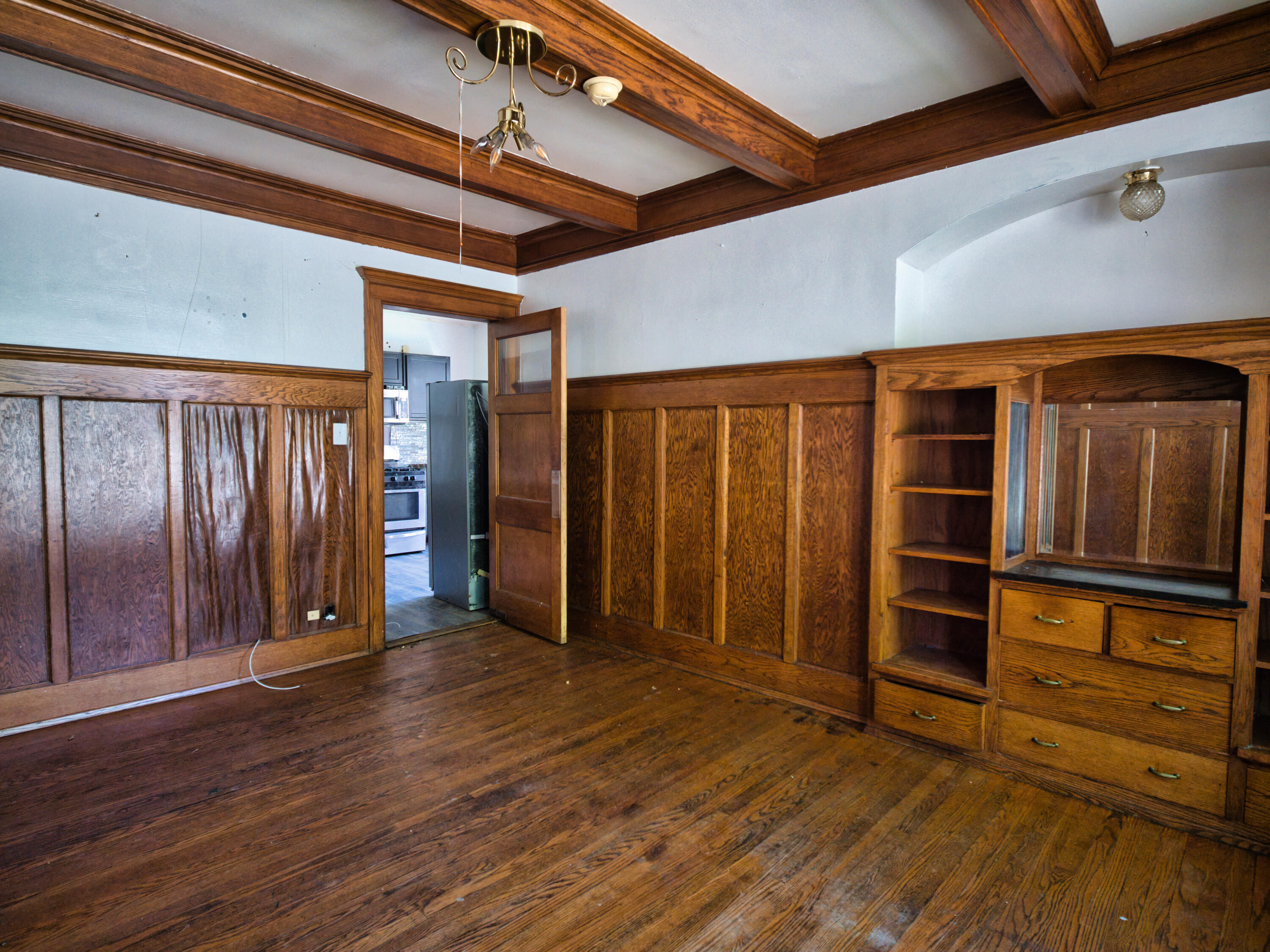 2377 North 44th Street Milwaukee, WI 53210 - Photo 4 of 27 dining1