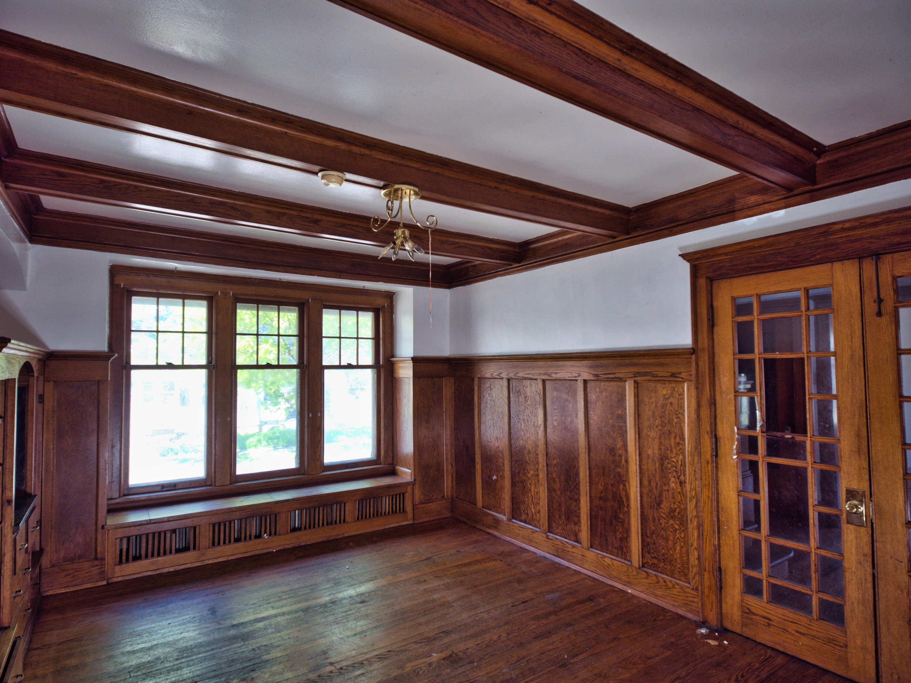 2377 North 44th Street Milwaukee, WI 53210 - Photo 5 of 27 dinin2