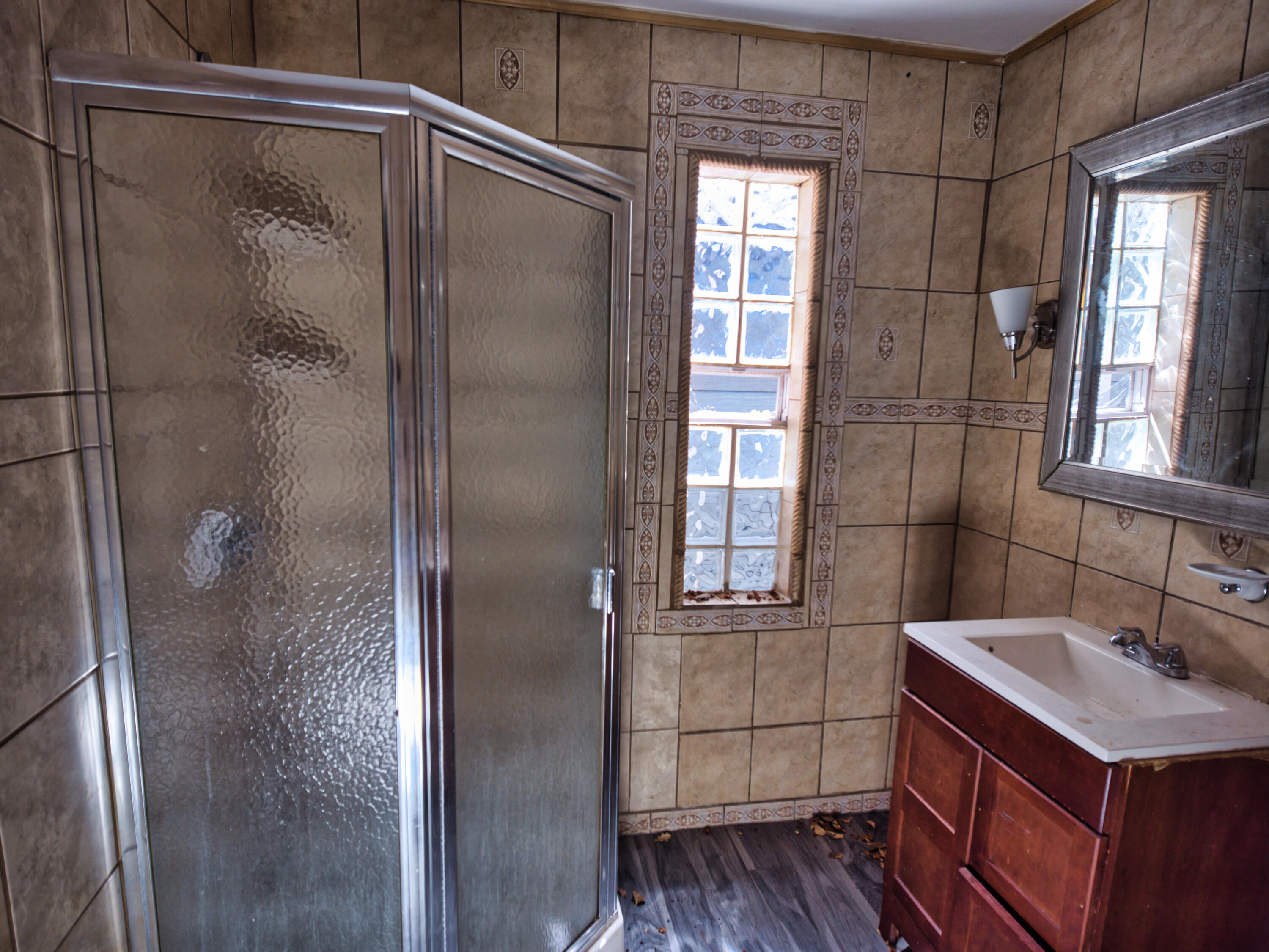2377 North 44th Street Milwaukee, WI 53210 - Photo 9 of 27 fullbath