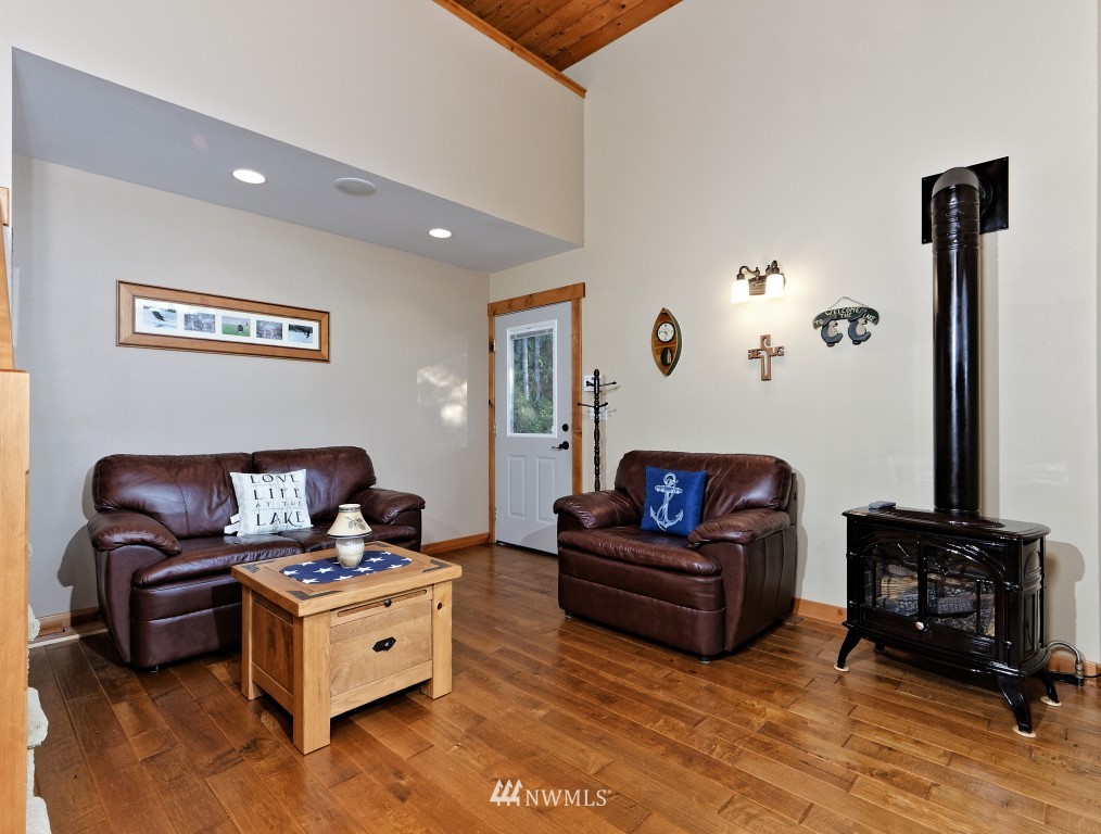 640 East Phillips Lake Loop Road Shelton, WA 98584 - Photo 14 of 25 Gallery Image 14