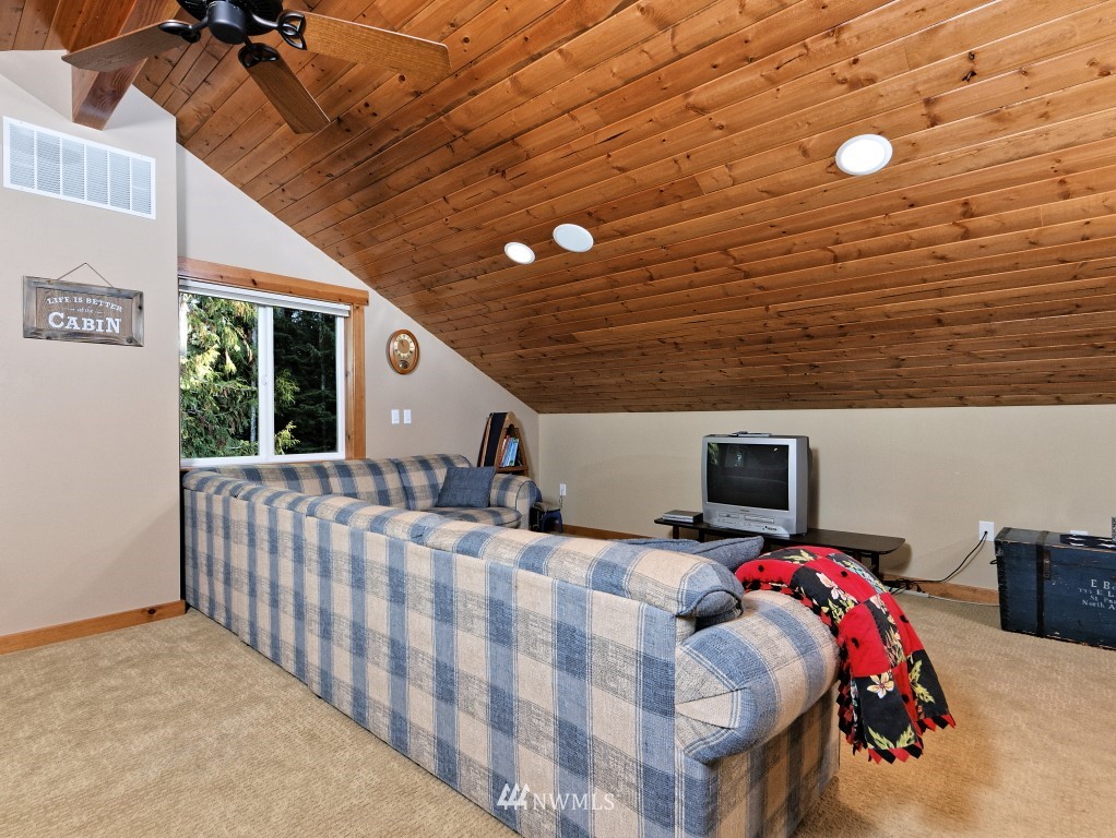 640 East Phillips Lake Loop Road Shelton, WA 98584 - Photo 22 of 25 Gallery Image 22