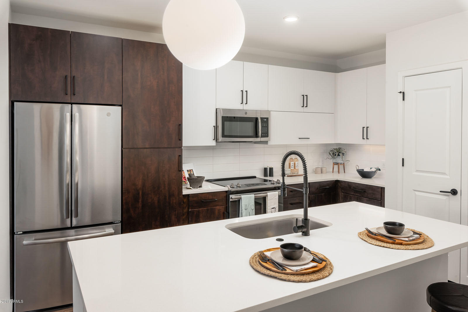 701 West Rio Salado Parkway, Unit 1041 Tempe, AZ 85281 - Photo 14 of 27 Kitchen 3