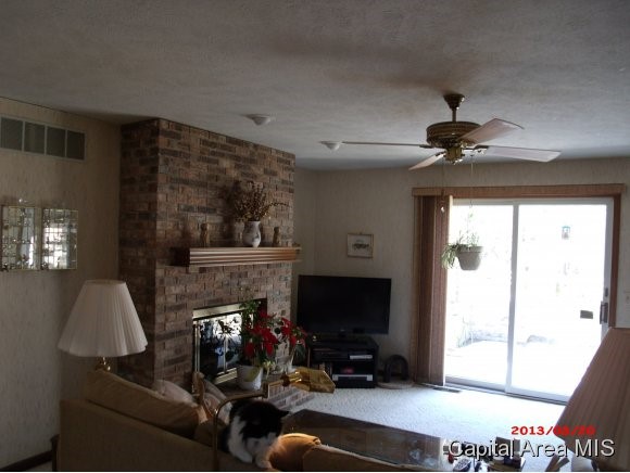 69 Brighton Road Springfield, IL 62702 - Photo 3 of 4