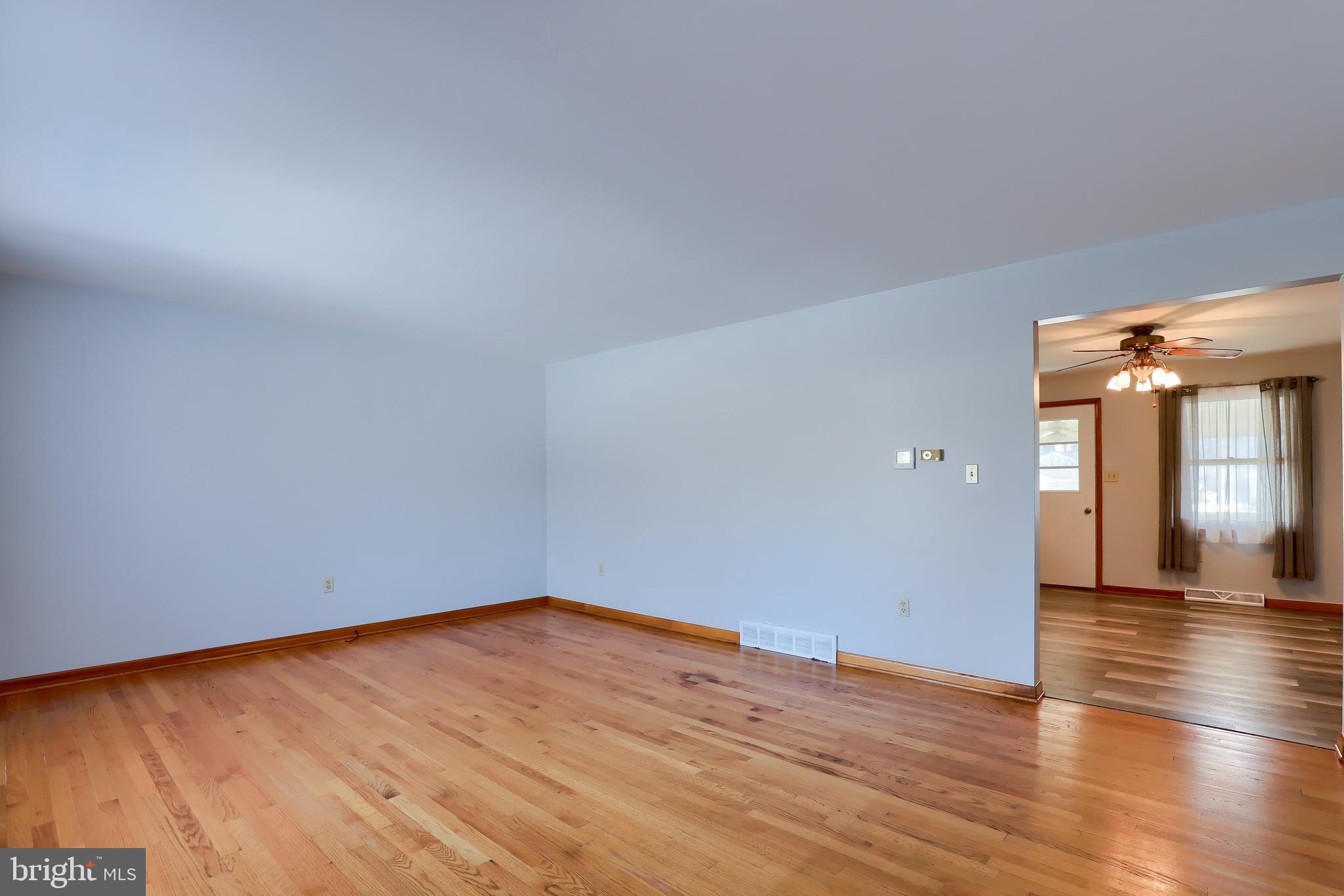 16 Farm Lane Lititz, PA 17543 - Photo 3 of 36