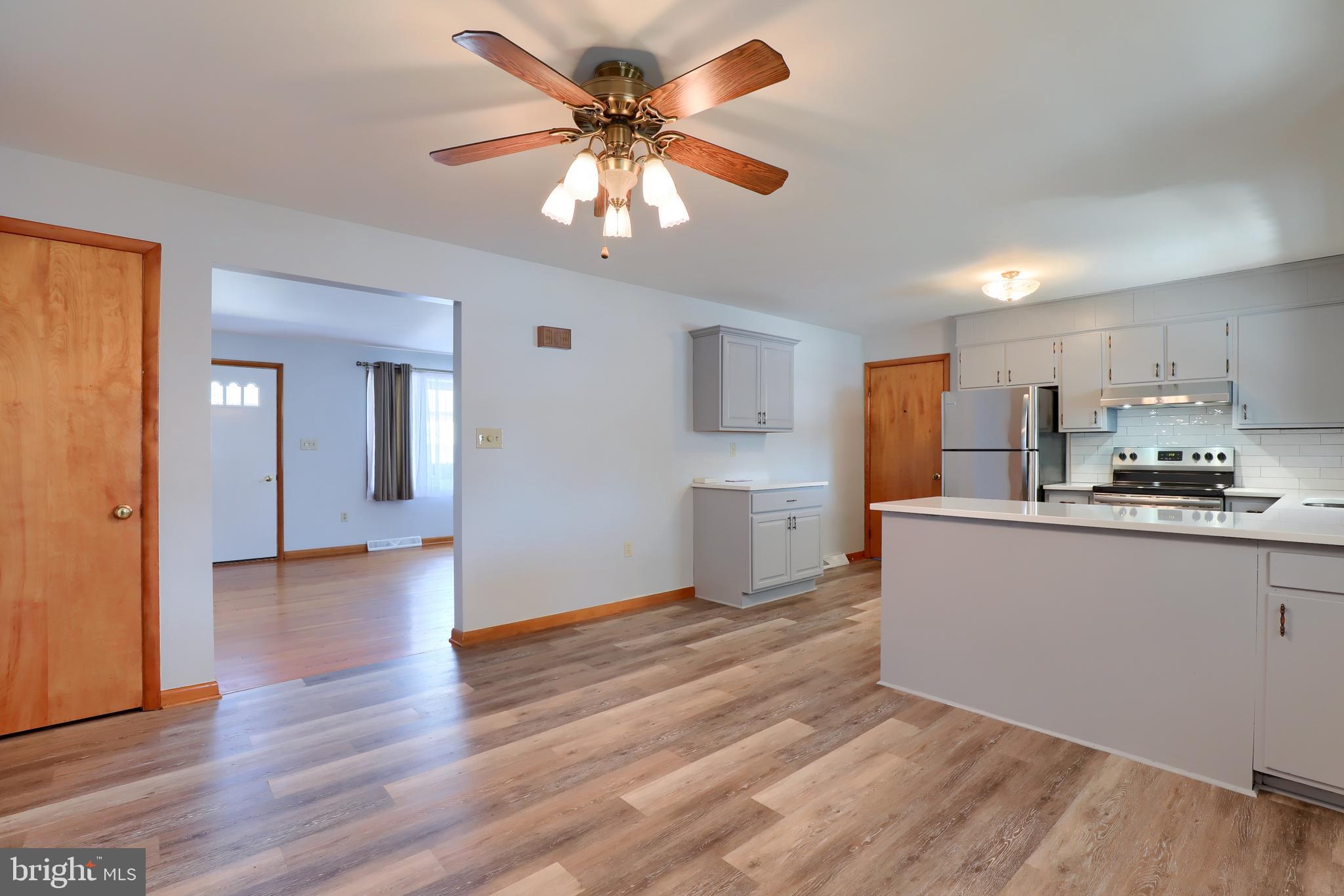 16 Farm Lane Lititz, PA 17543 - Photo 8 of 36