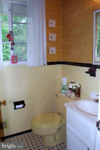 12706 Lacy Drive Silver Spring, MD 20904 - Photo 15 of 30 Half Bath of Kitchen