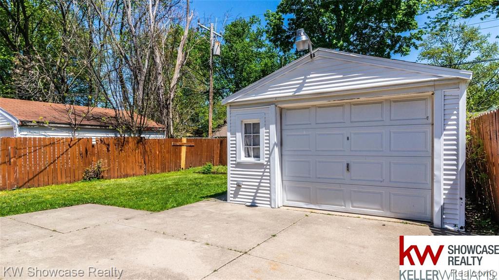 18468 Rutherford Street Detroit, MI 48235 - Photo 13 of 15