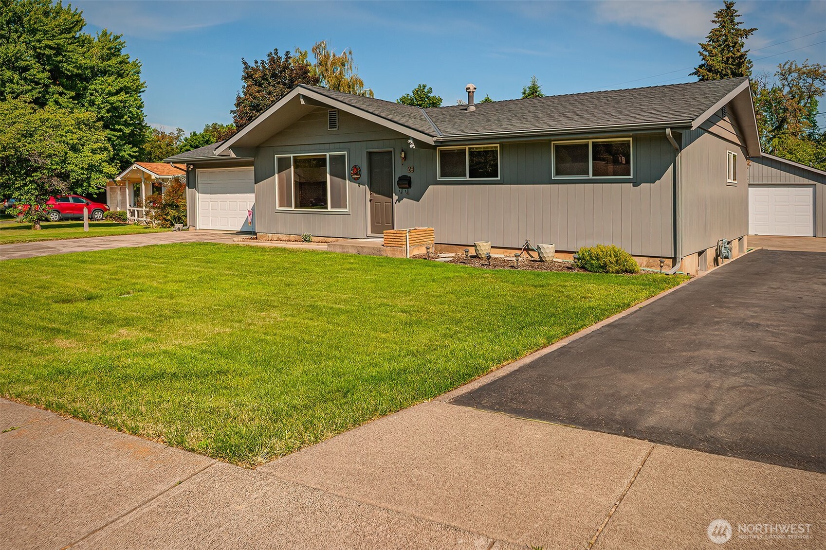 29 East Tietan Street Walla Walla, WA 99362 - Photo 1 of 32 Gallery Image 1