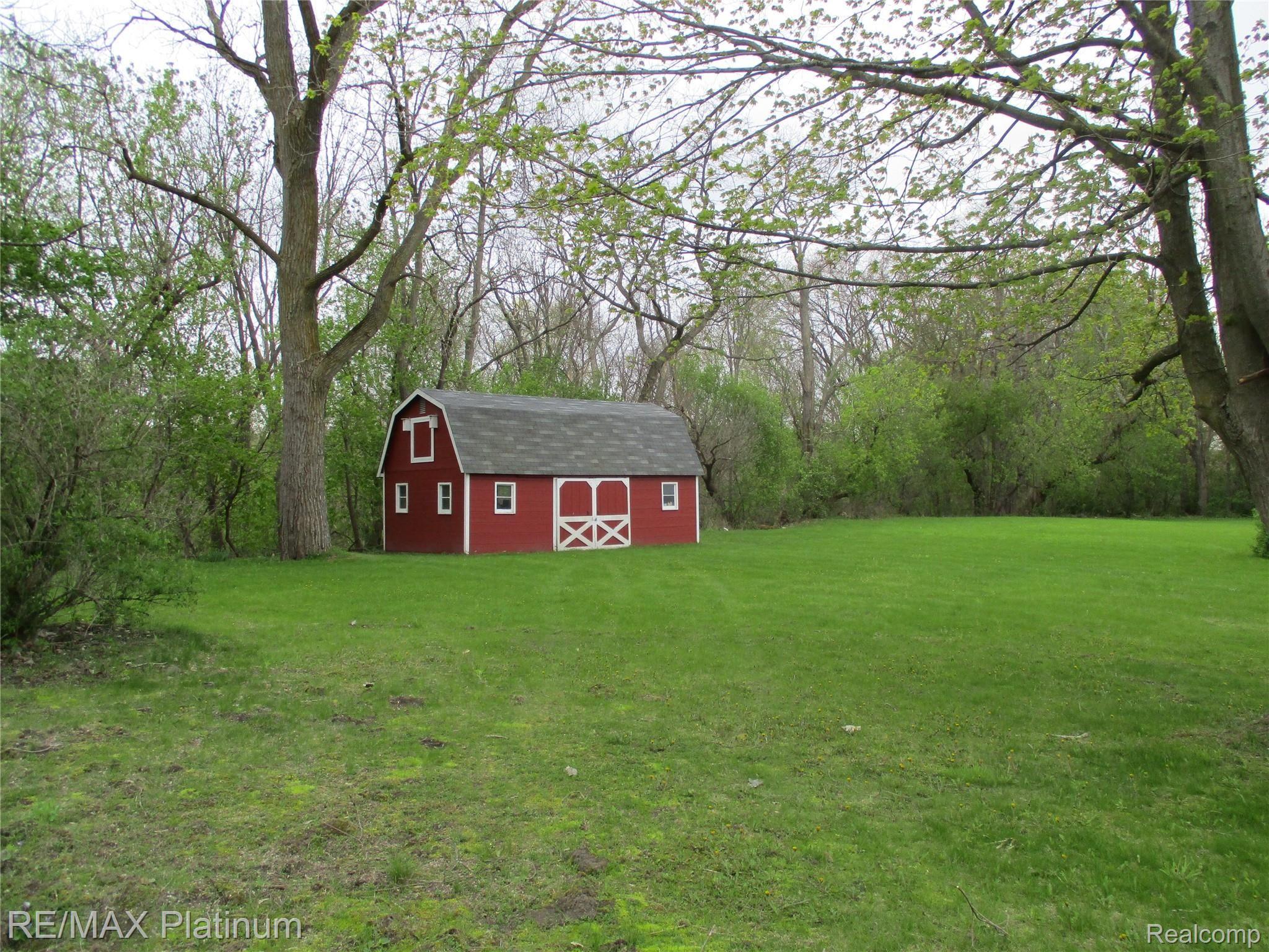 5035 Flushing Road Flushing, MI 48433 - Photo 5 of 31 IMG_0446.JPG