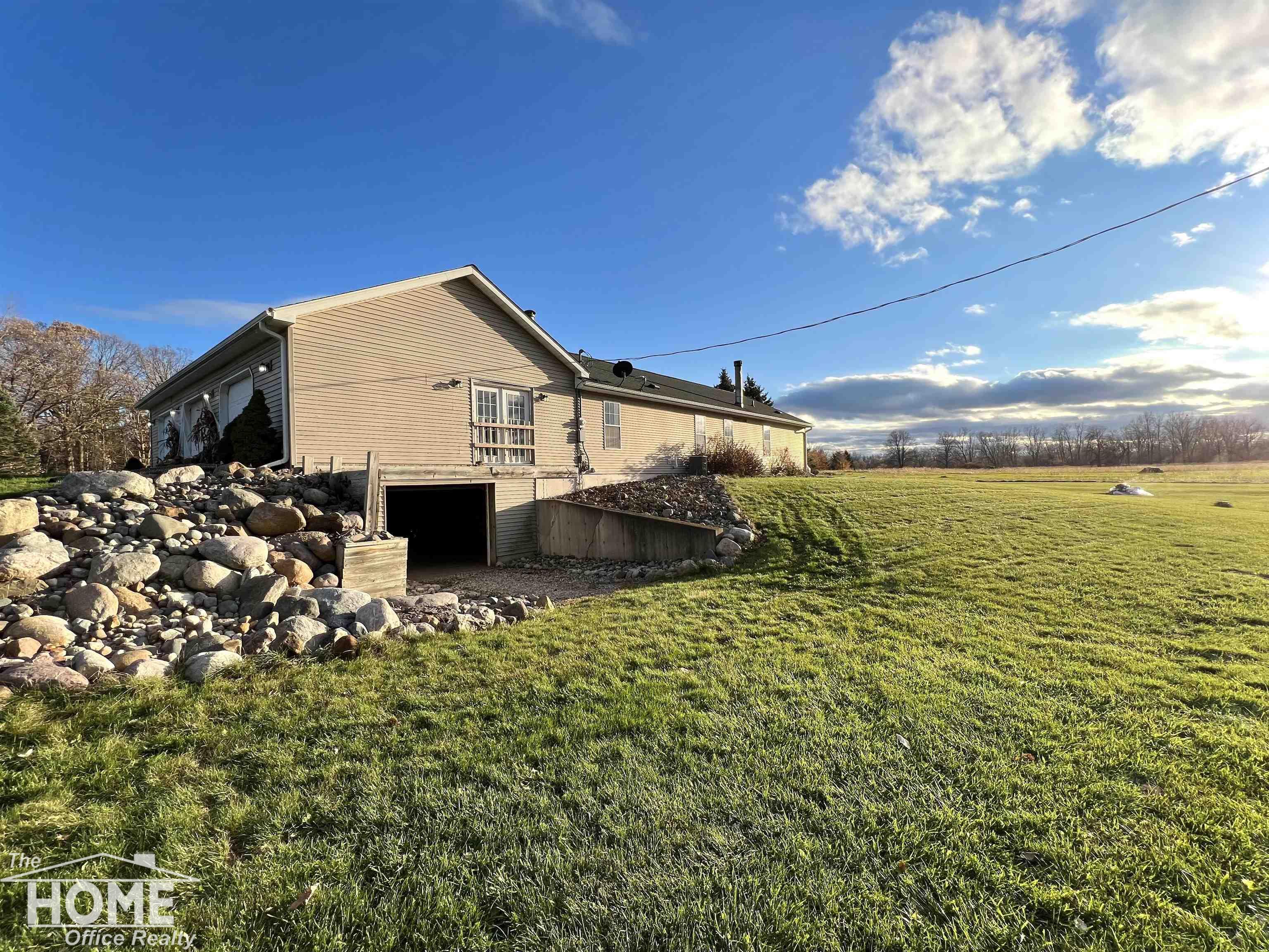 660 Busha Road Owosso, MI 48867 - Photo 72 of 99 50130580-dd38ed1a-afa9-4247-864f-a8c523b2c8bf.JPG