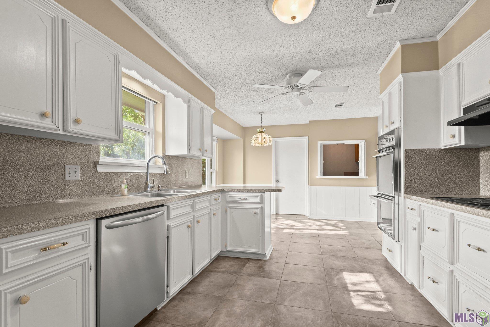 15036 Lynbrook Drive Baton Rouge, LA 70816 - Photo 4 of 19 Gallery Image 4