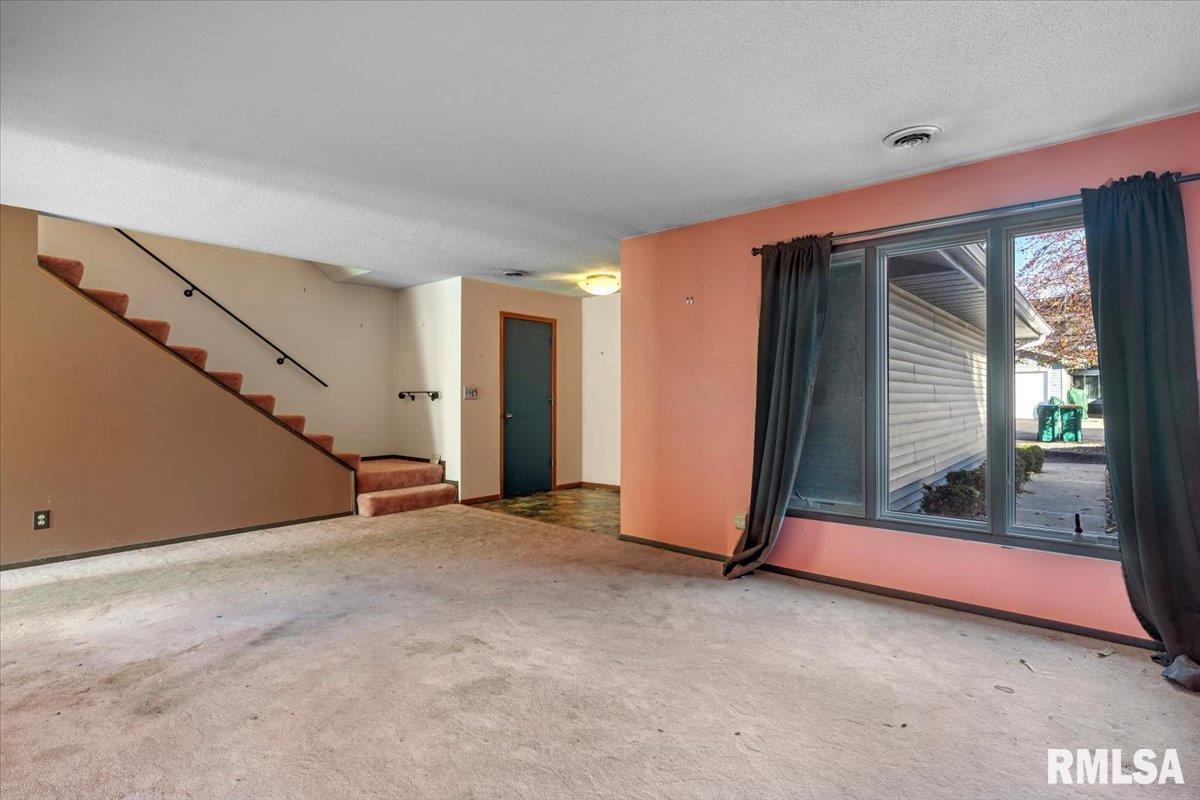 70 Brookside Place Springfield, IL 62704 - Photo 4 of 31