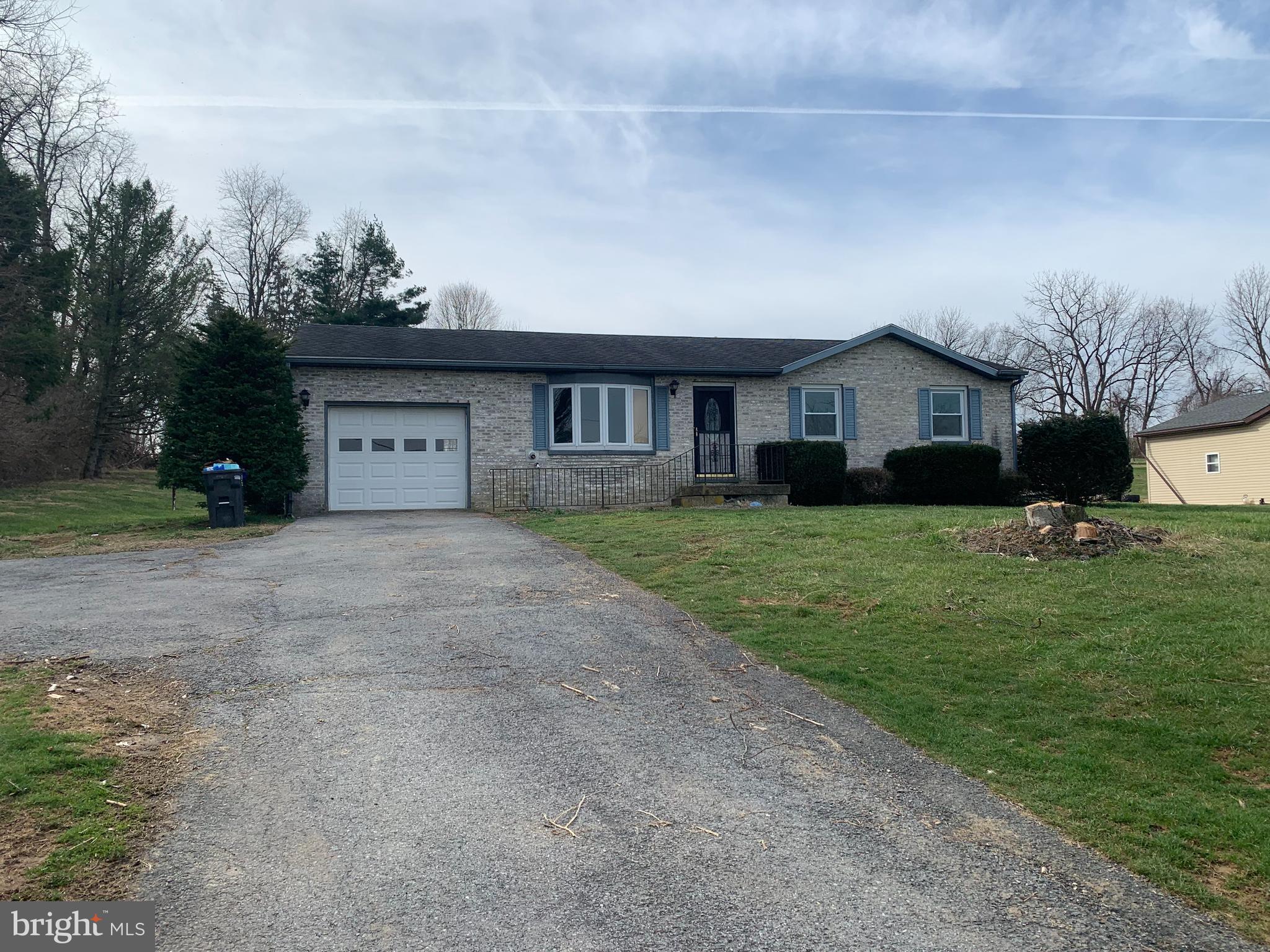 124 East Old York Road Carlisle, PA 17015 - Photo 2 of 16