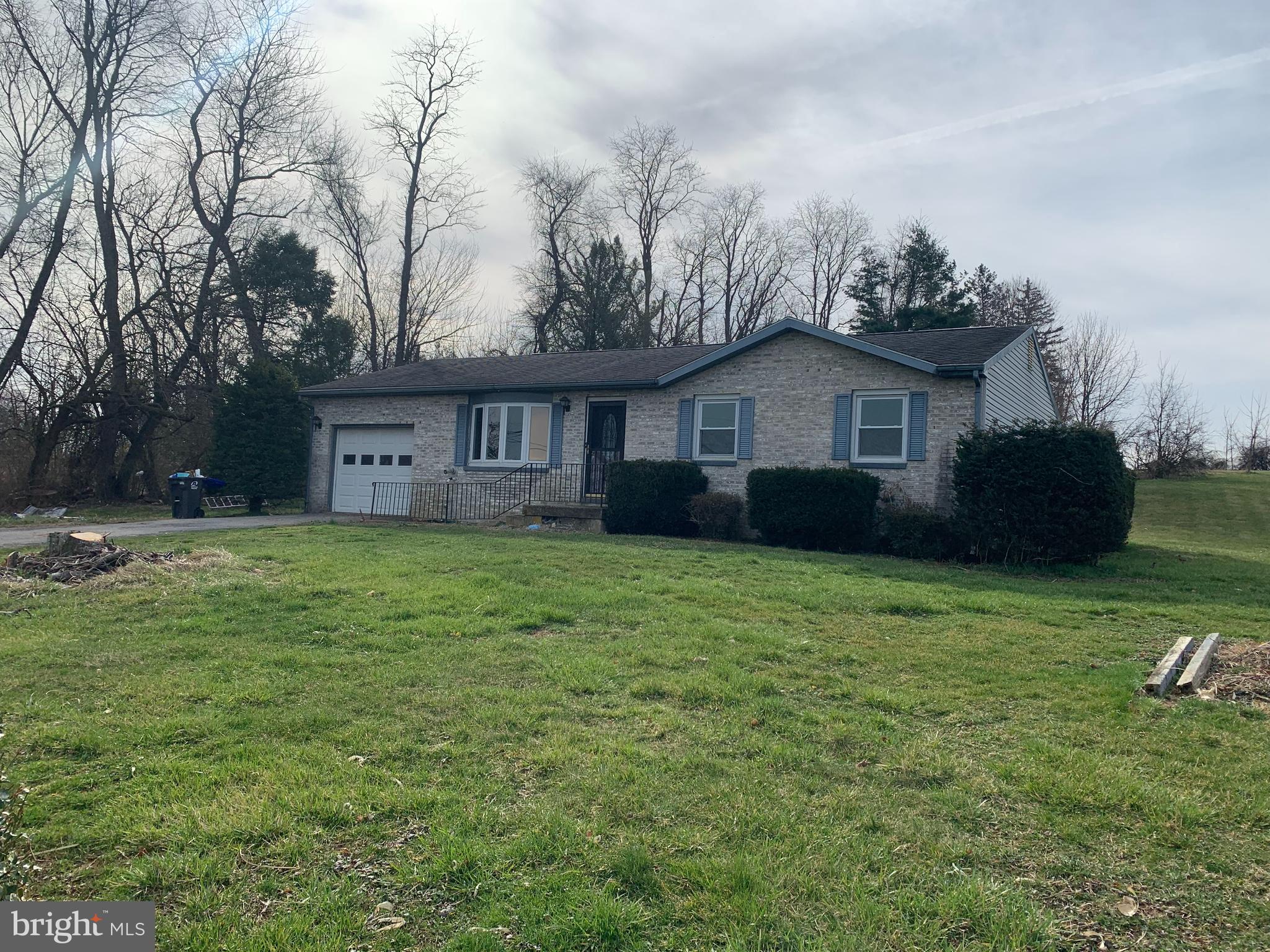 124 East Old York Road Carlisle, PA 17015 - Photo 3 of 16