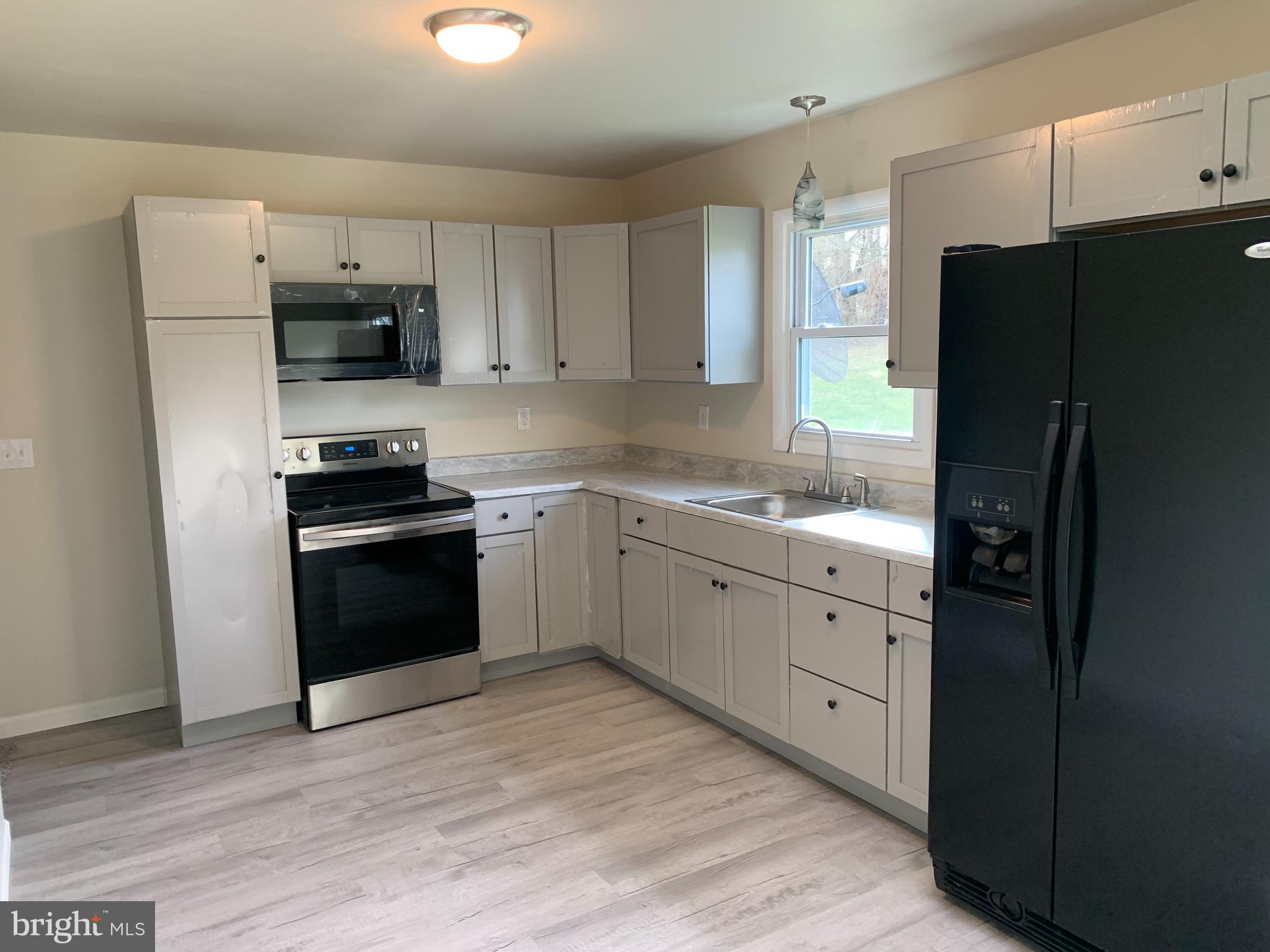 124 East Old York Road Carlisle, PA 17015 - Photo 5 of 16