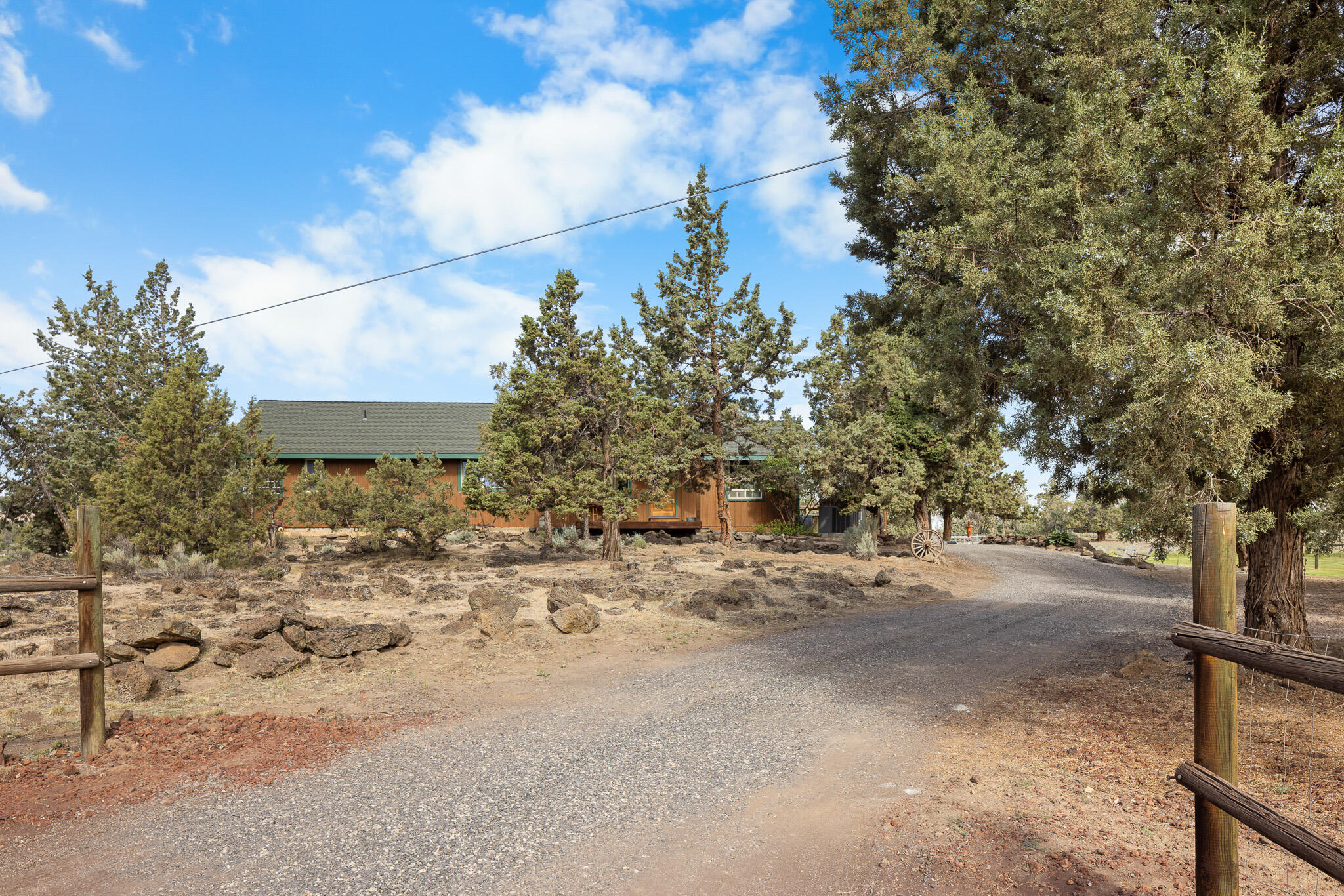 575 Southwest 55th Place Redmond, OR 97756 - Photo 7 of 59