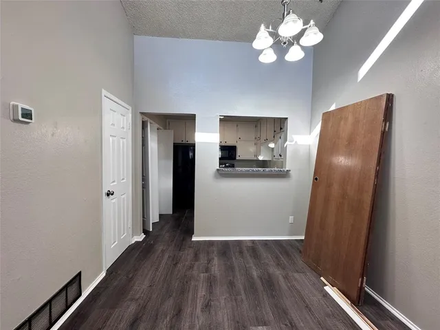 $1,400 | 1110 A Lynn Street, Weatherford, TX 76086