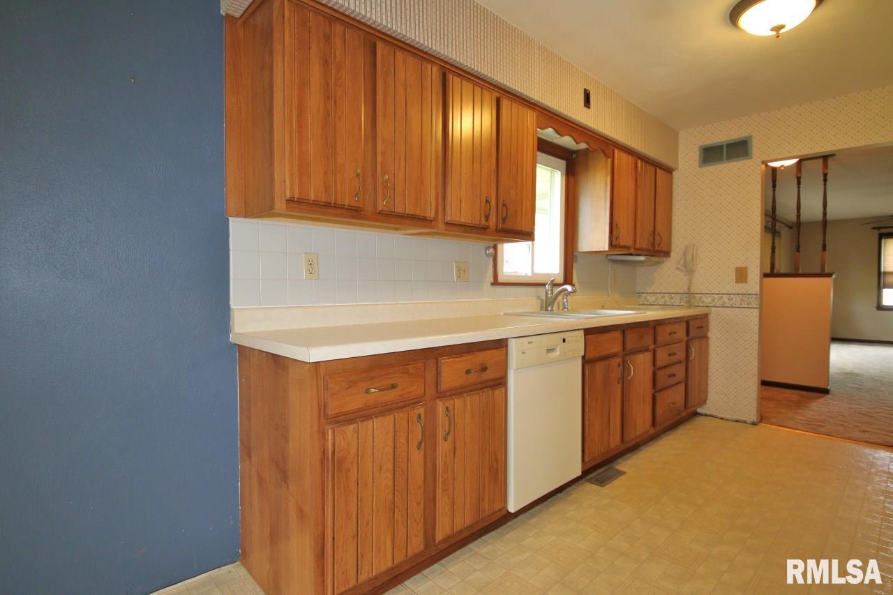 48 Snag Creek Road Washburn, IL 61570 - Photo 8 of 36