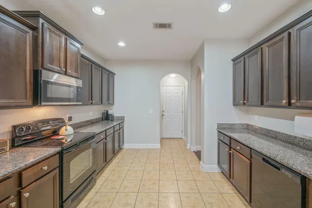 $394,500 | 513 Pheasant Trail, Crestview, FL 32536