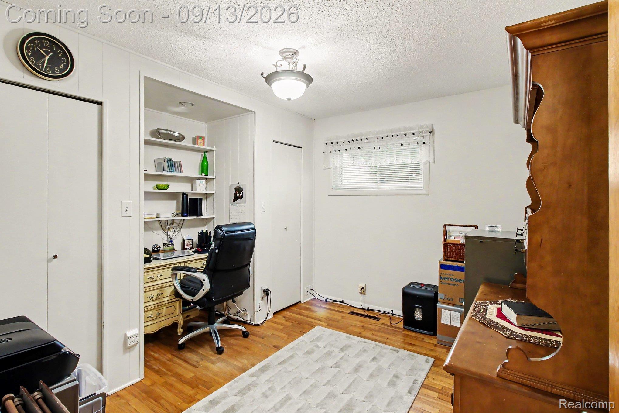7121 East Carpenter Road Davison, MI 48423 - Photo 14 of 27 Hardwood Flooring with South View