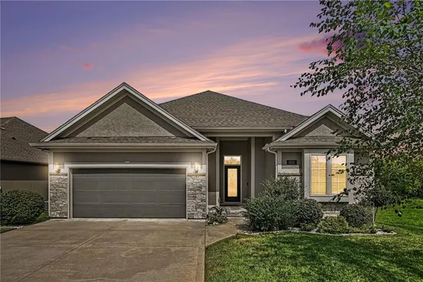$550,000 | 11031 North Euclid Avenue, Kansas City, MO 64155