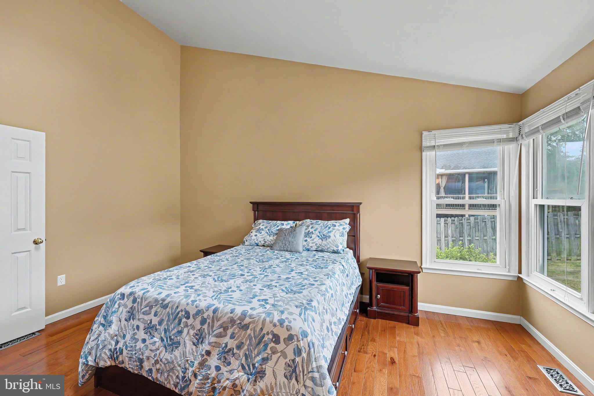 183 Choptank Road Stafford, VA 22556 - Photo 12 of 38 Hardwood Floors & Vaulted Ceiling w/Skylight