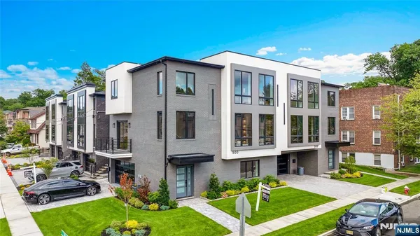 $1,689,000 | 500 2nd Street, Unit A, Palisades Park, NJ 07650
