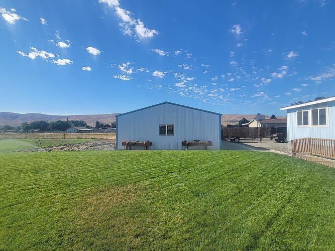 2012 South Steele Road Prosser, WA 99350 - Photo 35 of 44